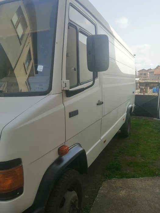 Продавам Микробус Мерцедес  711