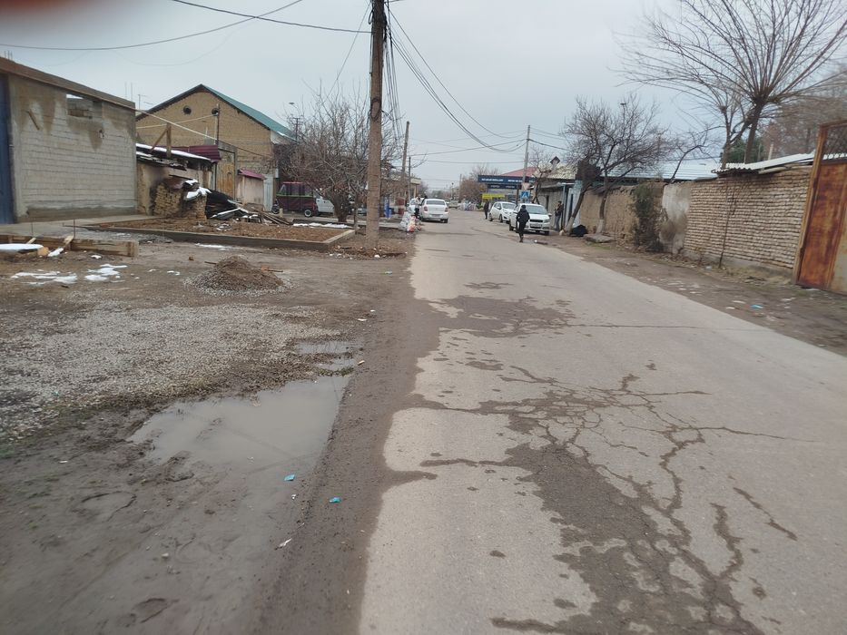 Продам под строительство 2сотых землю