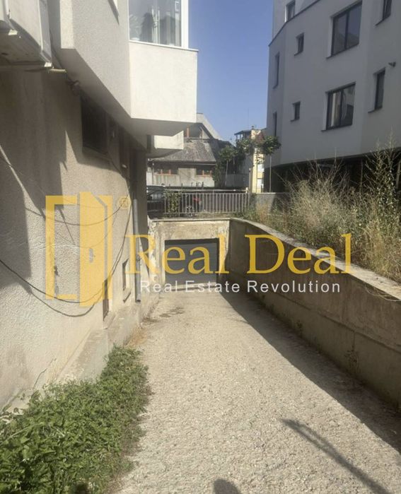 Гараж в София-Овча Купел площ 18 цена 33900