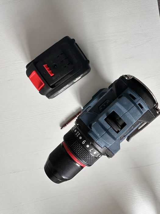 Bormasina masina gaurit insurubat cu acumulator 21v 15000 mAh