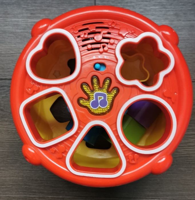 Toba Vtech muzicala în Lb. Engleza