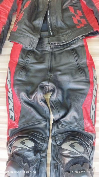 Продавам Мото кожен екип