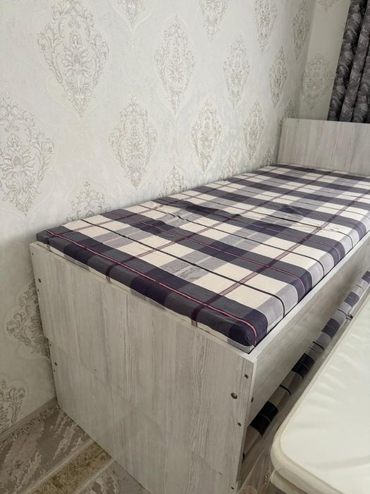 продается 2 кровата по 18тыс