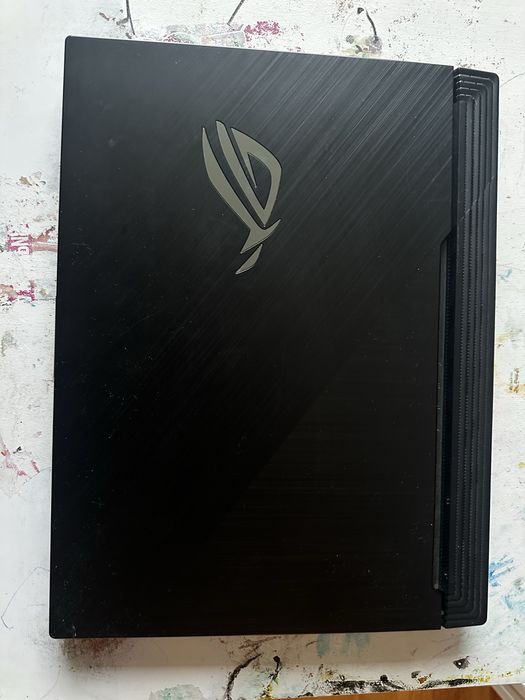 Геймърски лаптоп Asus Rog Strix G15