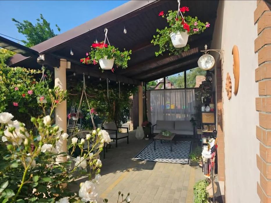 Vand casa cu 5 dormitoare