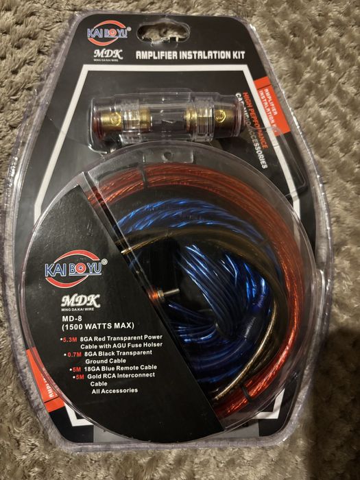 Комплект кабели за свързване на аудио усилвател