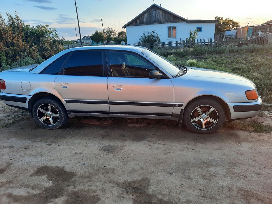 Продам Ауди 100с4