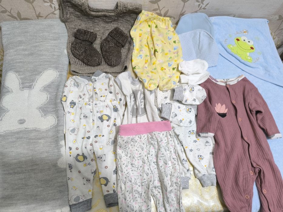 Пакет хлопковой одежды новорожденному 2200тг