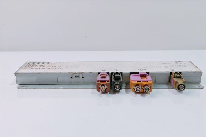 Amplificator Antena 8E9035225P Seat Exeo prima generatie seria