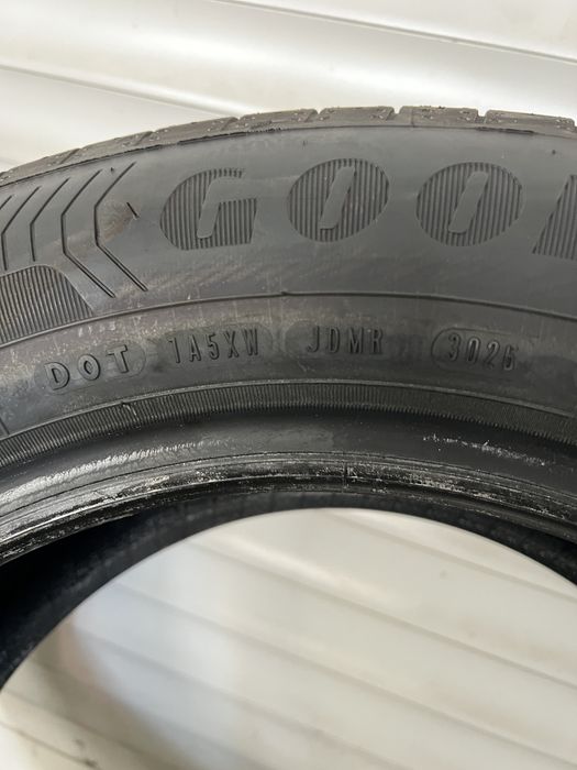 GOODYEAR Efficientgrip Performance 205/60/R16 92V