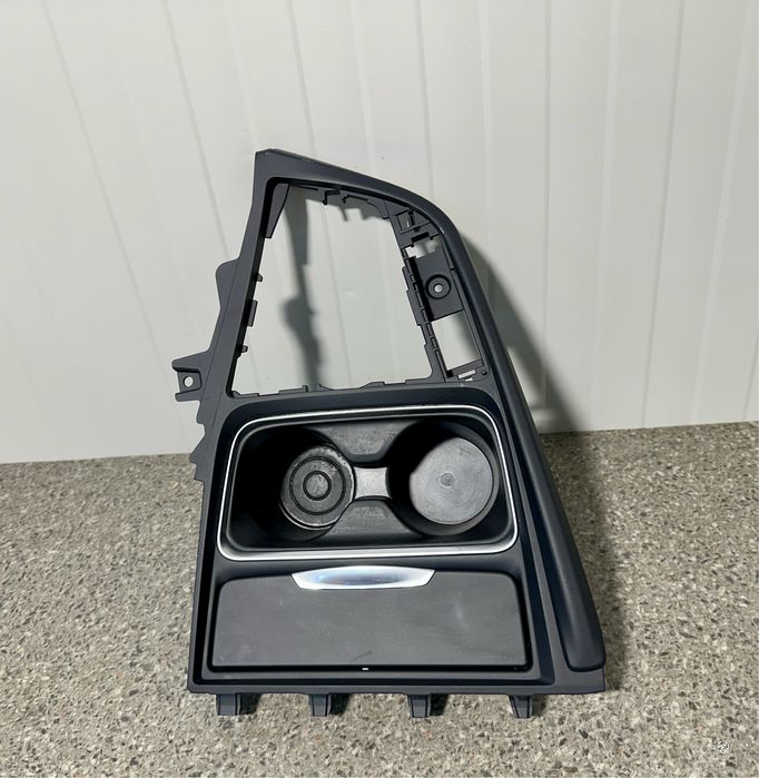 Consola Centrala Suport Pahare Scrumiera BMW F30 F31
