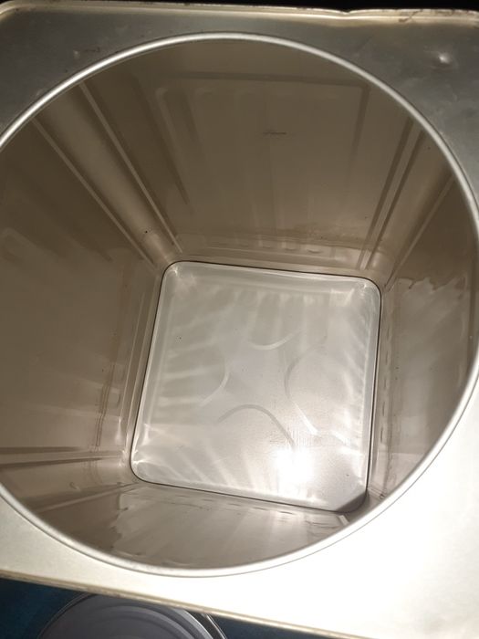 Тенекии за съхранение на мед и друго