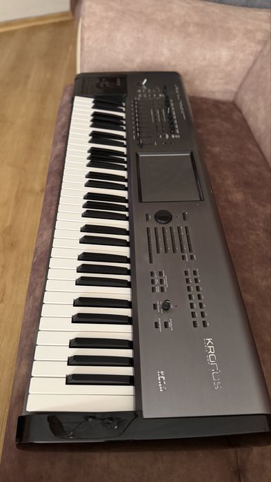 KORG  KRONOS 1 (2011)