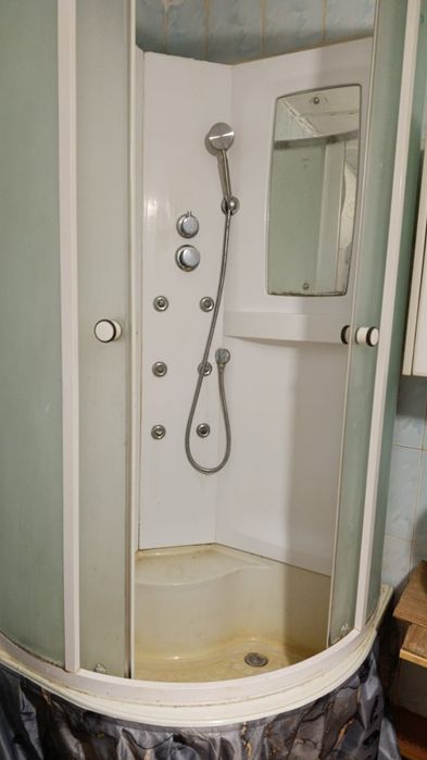 Продам душевую кабинку