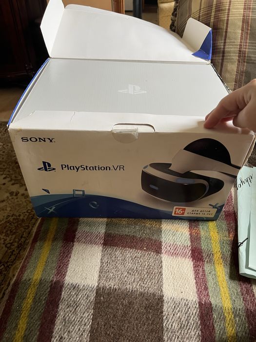 Продам vr ps4 с камерой новый