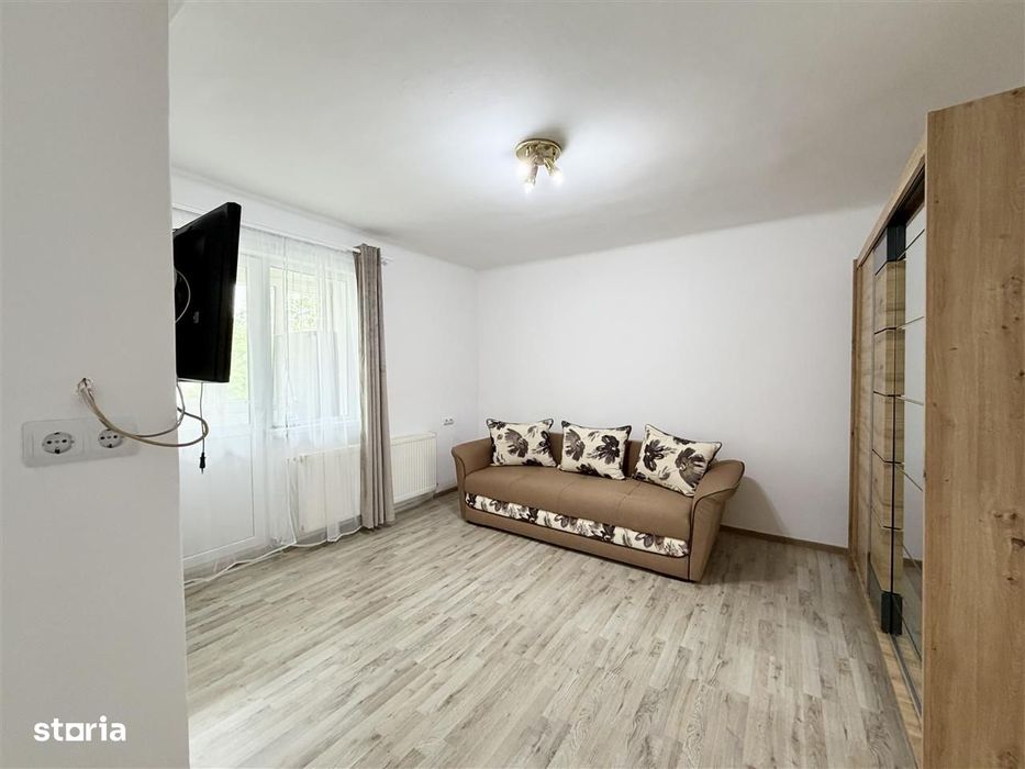 Garsoniera de inchiriat – renovata, prima inchiriere , cu balcon