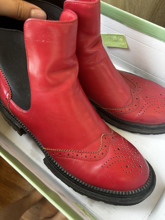 Продам  ботинки короткие