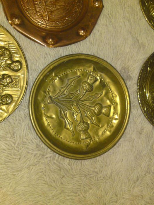 Продавам медни декоративни чиний
