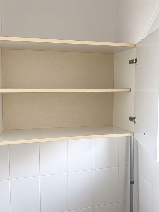 Dulap suspendat cu 2 rafturi