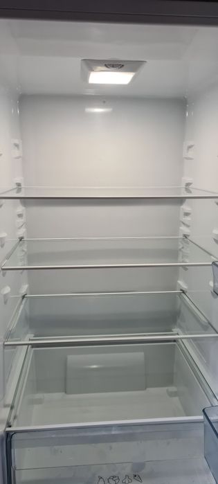 Хладилник с фризер GORENJE 269л A++ 180см