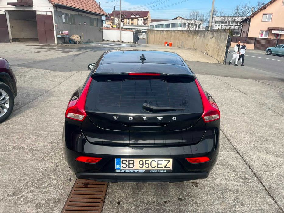 Volvo v40 D2 120cp