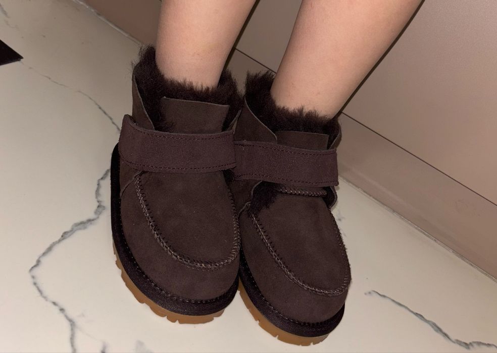 Продам новые детские угги