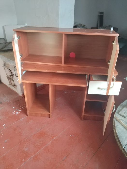 продам стол и шкаф