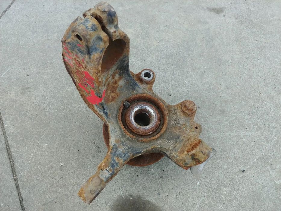 fuzeta stanga fata ford focus 2 3m51-3k171