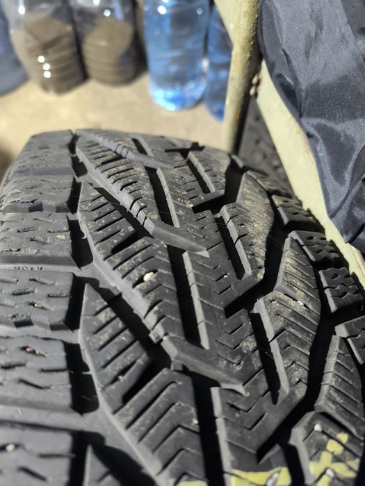 Anvelope iarna 205/60/R16 92H