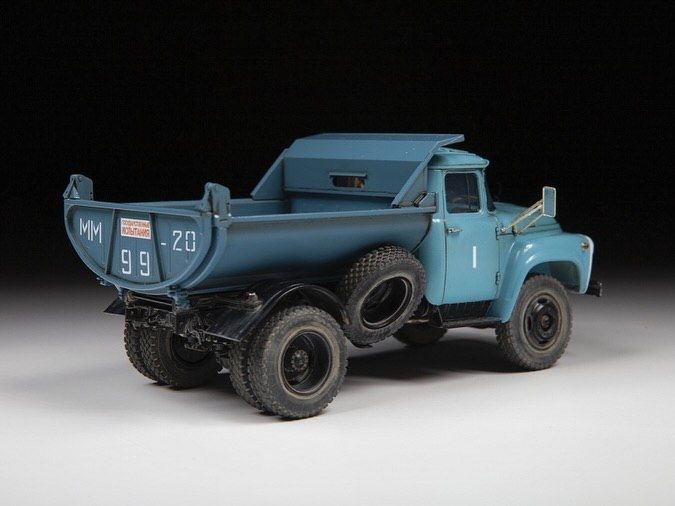 Сборная модель Самосвал ММЗ-555