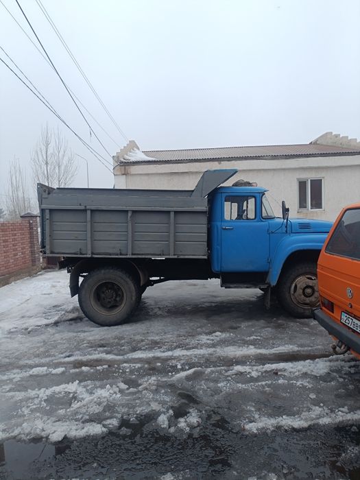 Самосвал на ходу