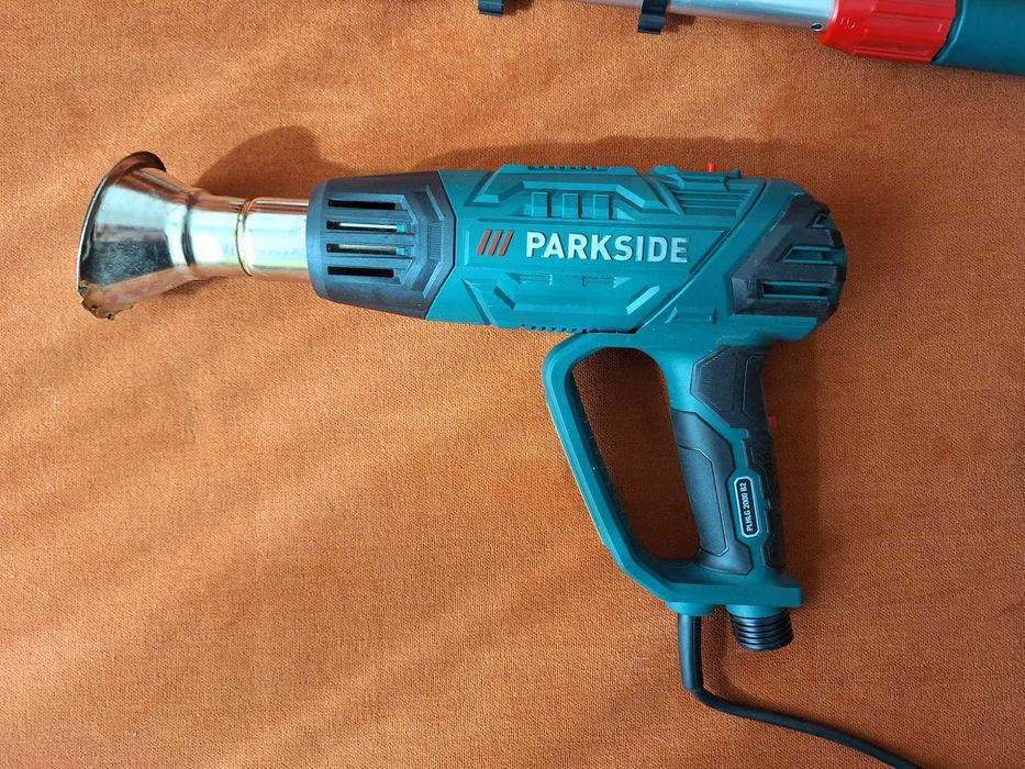 Pistol termic cu maner lung ParkSide si dispozitiv de indepartare a buruienilor model PLHLG 2000 C2