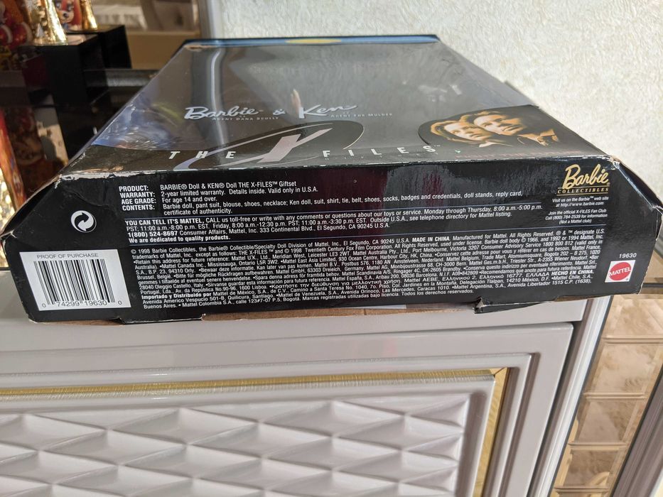 Барби и Кен в образе героев сериала секретные материалы