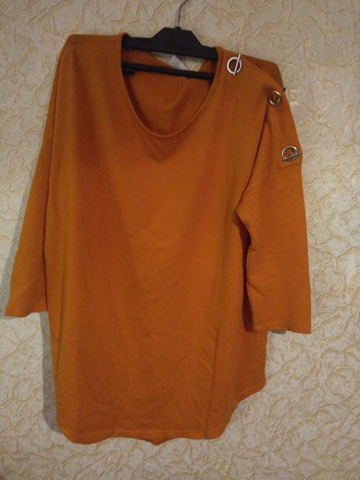 Дамски блузи и туники