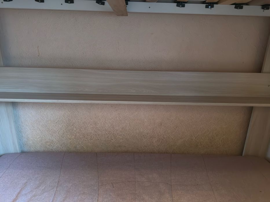 двухярусная кровать