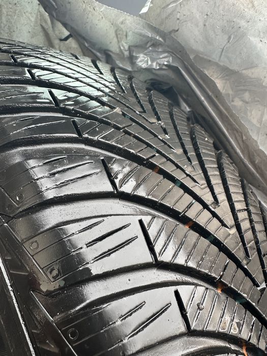 Anvelope Kumho All season 215/55/R17