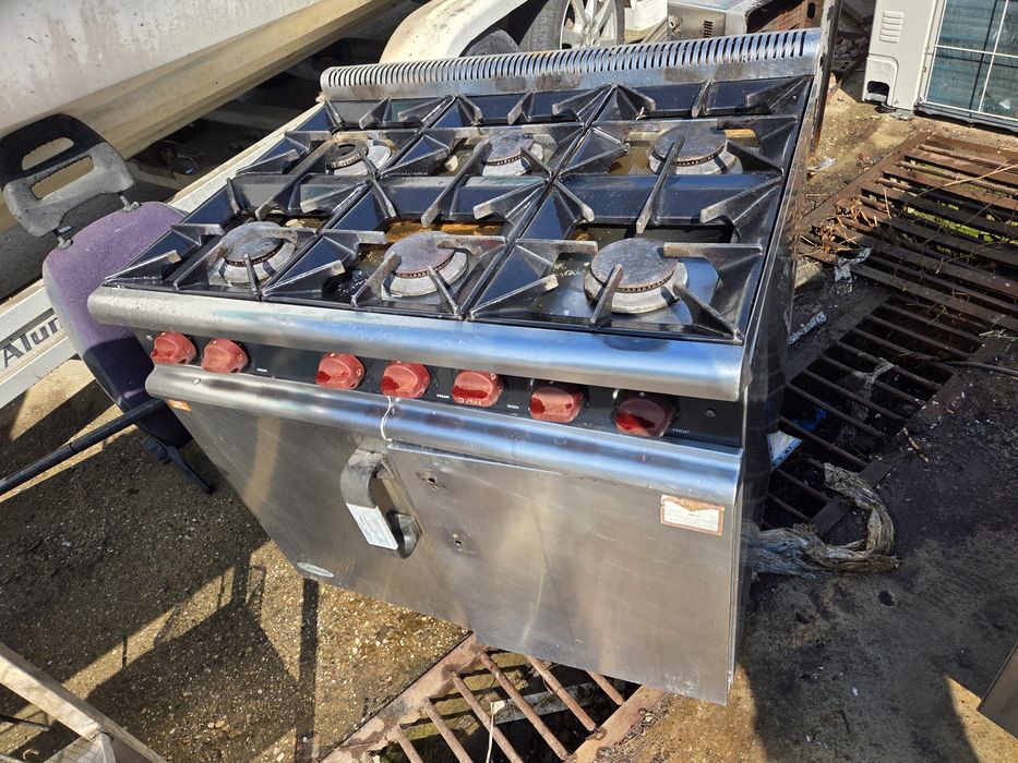 Aragaz inox 4-6 ochituri cu banc, de putere