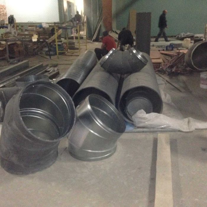 Монтаж систем вентиляции и воздуховодов. Вытяжка для кафе и офисов