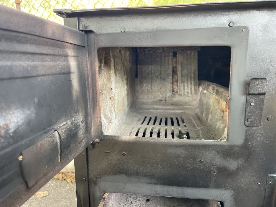 Продавам метална готварска печка