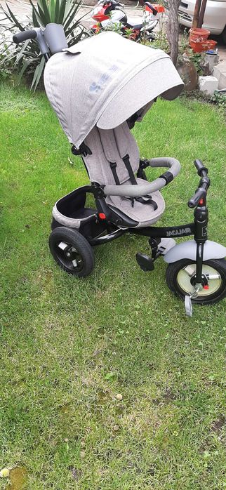 Триколка със сенник и въртяща се седалка JAGUAR