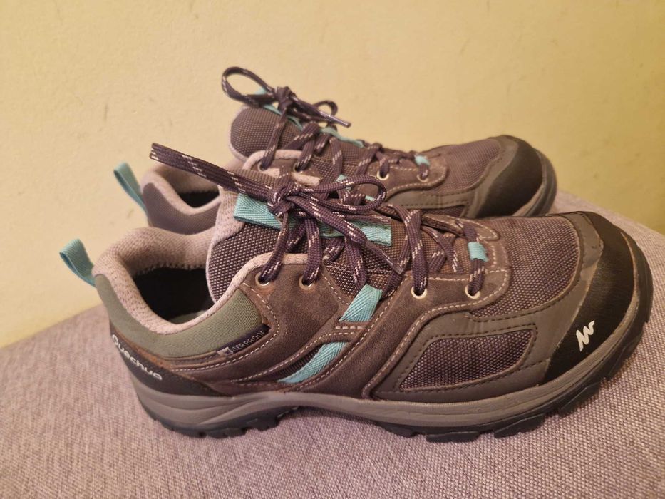 Туристически обувки от декатлон