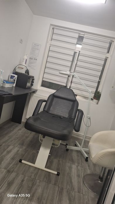 Post de cosmetica si coafor 1000 lei