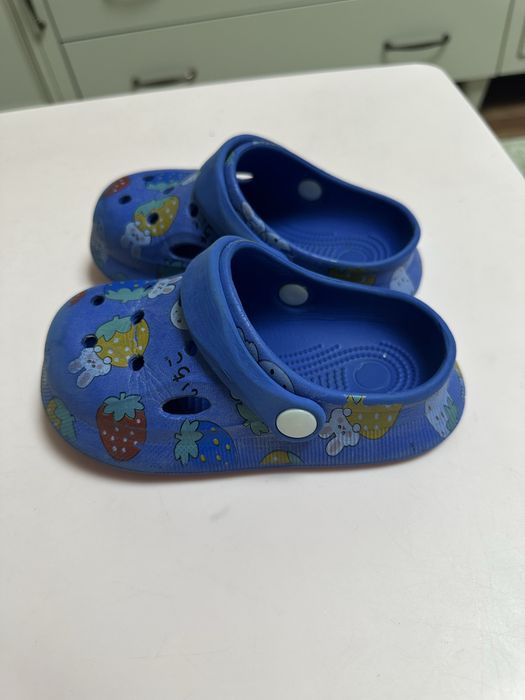 Продам детские кроксы, размер 24-25