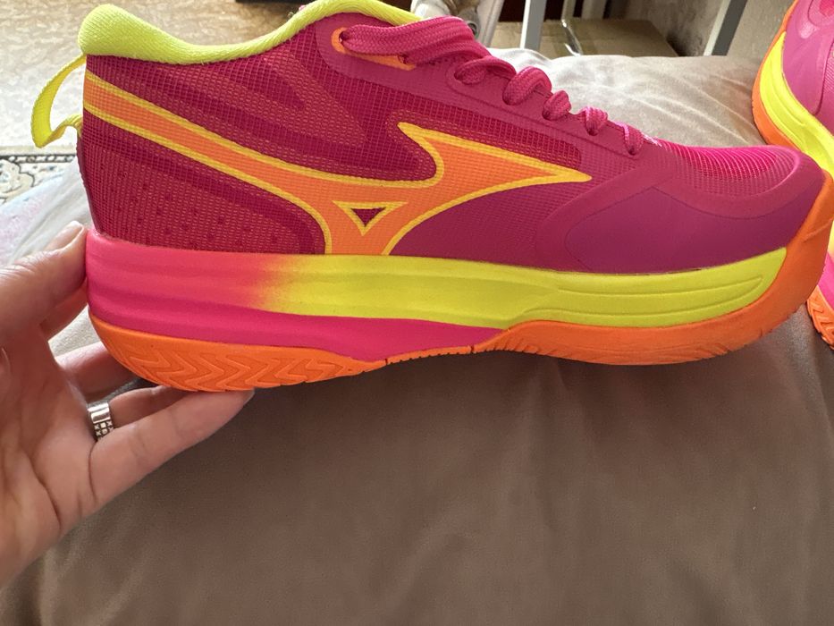 Кроссовки MIZUNO розовые новинка