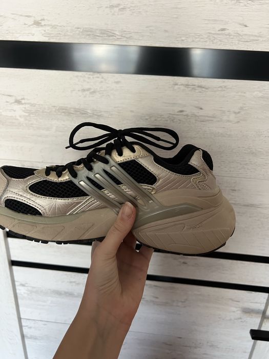 кроссовки Adidas