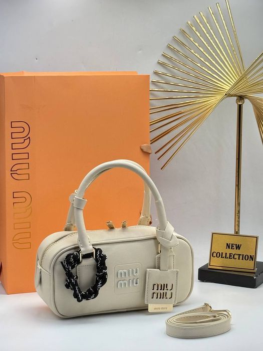 Стилна дамска чанта