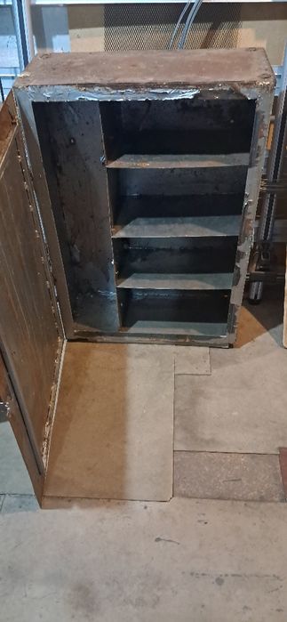 Сеиф железный  самодельный