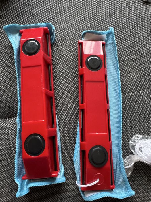 Magnet spalat geamuri