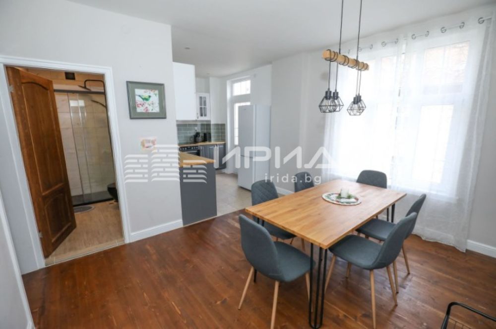 Двустаен апартамент в центъра