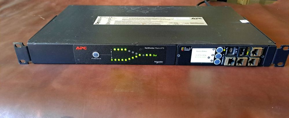 APC AP4421A Rack ATS (Automatic Transfer Switch / Автоматичен превключвател на захранването)
